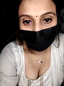 Snapshot of Horny_Shalu chatting on 10-17-25, 07:04 Horny Shalu online show from 10-17-25, 07:04