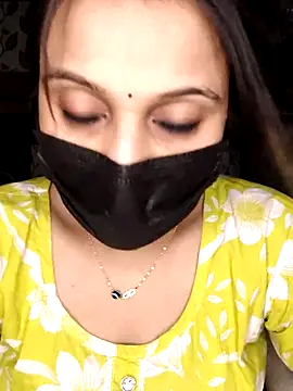 Snapshot of Horny_Shalu chatting on 10-18-25, 07:38 Horny Shalu online show from 10-18-25, 07:38