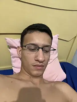 Snapshot of safadezanunes2 chatting on 09-17-25, 03:30 safadezanunes2 online show from 09-17-25, 03:30