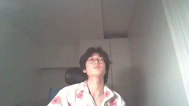 Snapshot of imurboy chatting on 10-13-25, 05:14 imurboy online show from 10-13-25, 05:14
