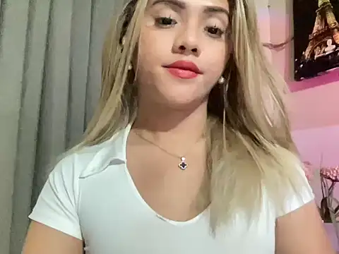 Snapshot of calimonroe chatting on 02-22-26, 10:00 calimonroe online show from 02-22-26, 10:00