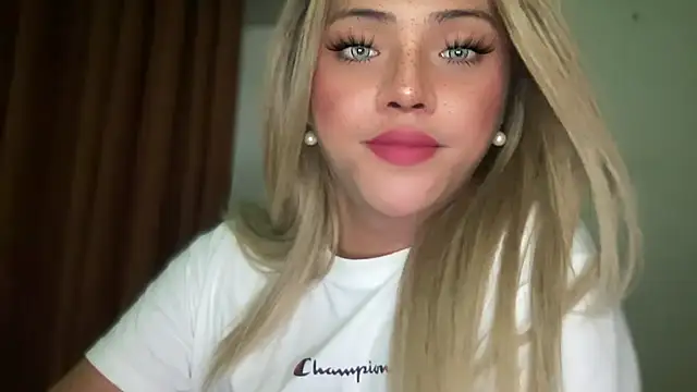 Snapshot of calimonroe chatting on 11-16-25, 05:12 calimonroe online show from 11-16-25, 05:12