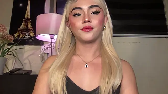 Snapshot of calimonroe chatting on 09-25-25, 05:52 calimonroe online show from 09-25-25, 05:52