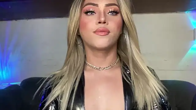 Snapshot of calimonroe chatting on 10-23-25, 06:28 calimonroe online show from 10-23-25, 06:28