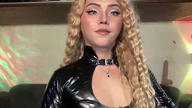 Snapshot of calimonroe chatting on 10-25-25, 07:14 calimonroe online show from 10-25-25, 07:14