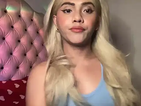 Snapshot of calimonroe chatting on 03-26-26, 04:22 calimonroe online show from 03-26-26, 04:22