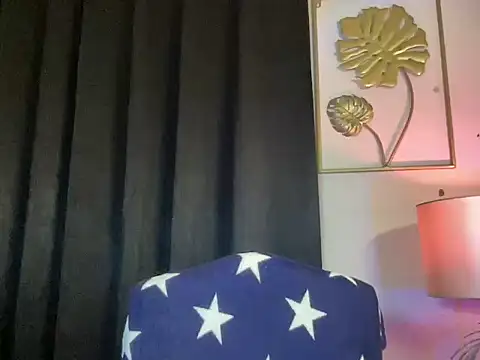 Snapshot of calimonroe chatting on 03-19-26, 08:25 calimonroe online show from 03-19-26, 08:25