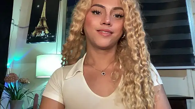 Snapshot of calimonroe chatting on 10-11-25, 08:32 calimonroe online show from 10-11-25, 08:32