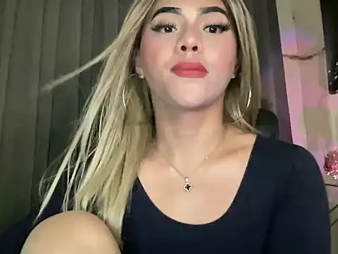 Snapshot of calimonroe chatting on 05-07-26, 11:52 calimonroe online show from 05-07-26, 11:52