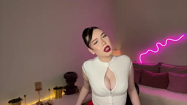 Snapshot of mistress_of_hearts chatting on 06-03-26, 06:45 mistress of hearts online show from 06-03-26, 06:45