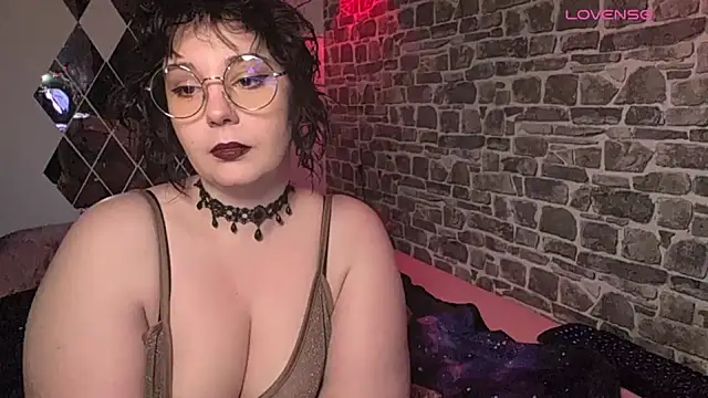 Snapshot of _Your_Goddess_Victoria_ chatting on 10-13-25, 08:49 Your Goddess Victoria online show from 10-13-25, 08:49