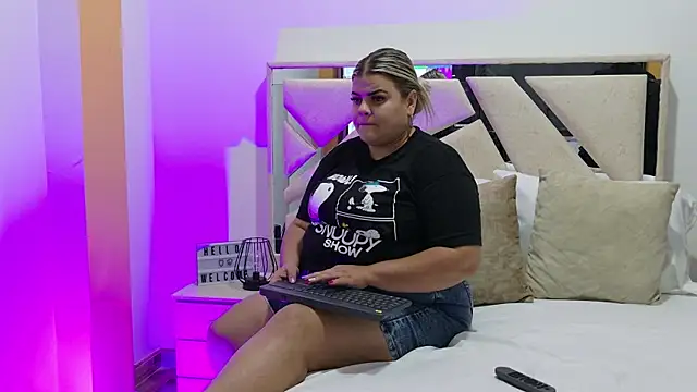 KiimBrooks online show from 02-25-26, 01:50