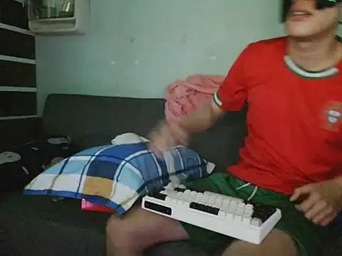 boyhigh1997 online show from 12-14-25, 02:55