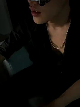 boyhigh1997 online show from 09-18-25, 03:37