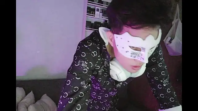 boyhigh1997 online show from 06-30-26, 04:01