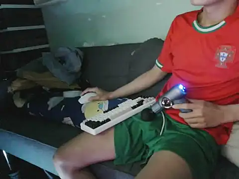 boyhigh1997 online show from 11-05-25, 06:11