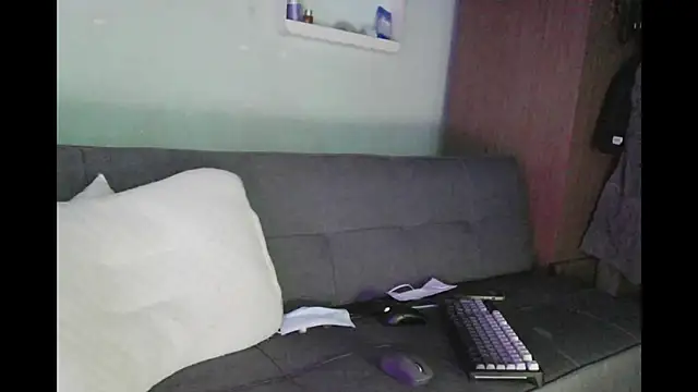 boyhigh1997 online show from 06-17-26, 05:45