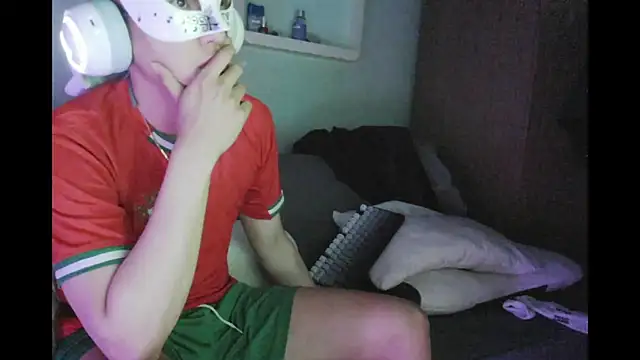 boyhigh1997 online show from 06-15-26, 07:24