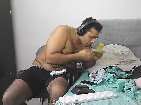 morenocabro10 online show from 04-22-26, 05:14
