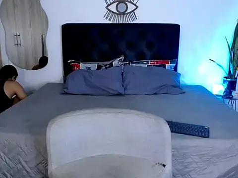 NoahDevil18 online show from 10-01-25, 01:48