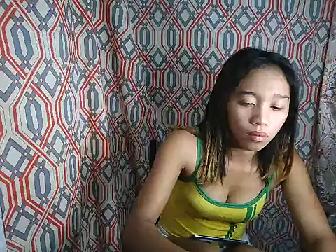 Snapshot of Virgen_christine01 chatting on 10-13-25, 02:57 Virgen christine01 online show from 10-13-25, 02:57