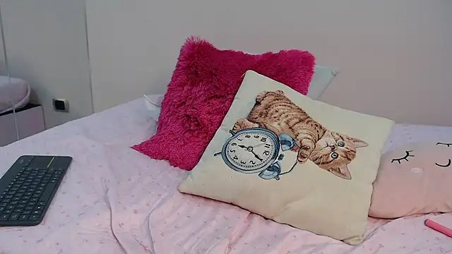 zooombee online show from 03-12-26, 05:02