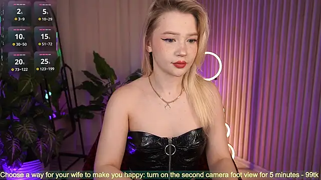 LauraWifeness online show from 10-21-25, 06:57