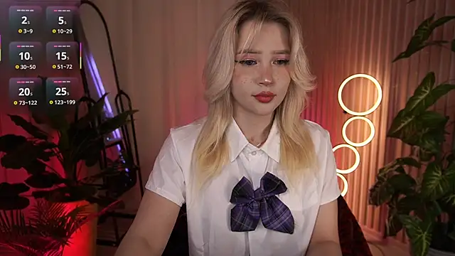 LauraWifeness online show from 11-11-25, 06:19