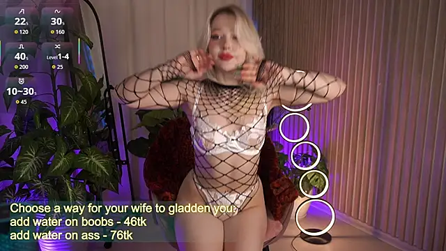 LauraWifeness online show from 10-11-25, 05:52