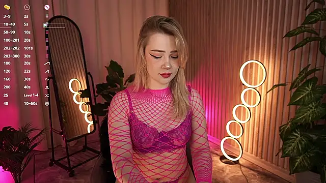 LauraWifeness online show from 03-19-26, 06:02