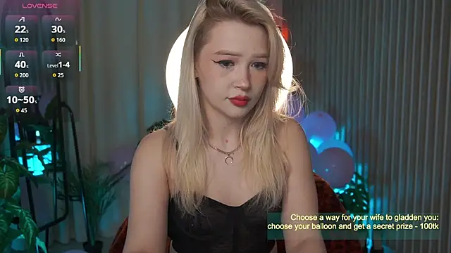 LauraWifeness online show from 09-22-25, 05:13