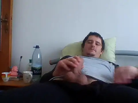 hugecock4u1990 online show from 12-17-25, 07:46