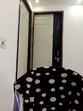 Cute Rakhi8 online show from 12-18-25, 05:01