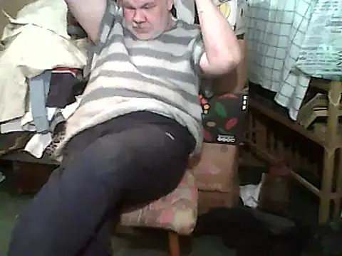 Snapshot of A1B3- chatting on 12-14-25, 02:44 A1B3- online show from 12-14-25, 02:44