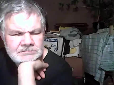 Snapshot of A1B3- chatting on 12-22-25, 02:28 A1B3- online show from 12-22-25, 02:28