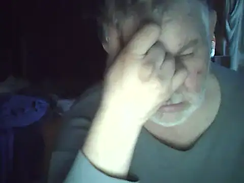Snapshot of A1B3- chatting on 05-05-26, 05:49 A1B3- online show from 05-05-26, 05:49