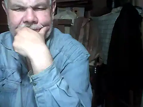Snapshot of A1B3- chatting on 10-20-25, 03:56 A1B3- online show from 10-20-25, 03:56