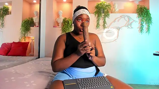 NanyMoreno online show from 11-19-25, 12:16