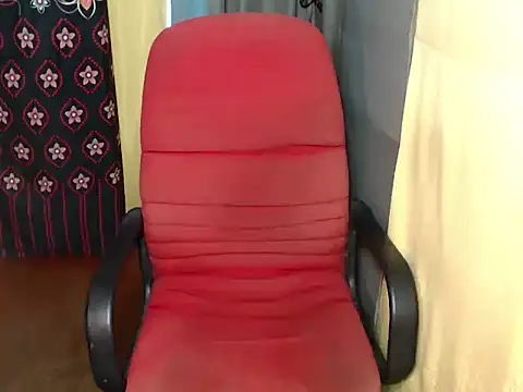 lovelyallena07 online show from 06-17-26, 10:14