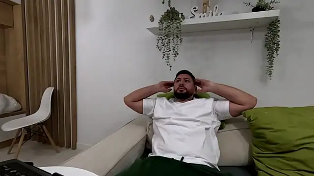 Gold Alpha Boy online show from 10-06-25, 02:40