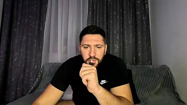 Gold Alpha Boy online show from 10-24-25, 07:46