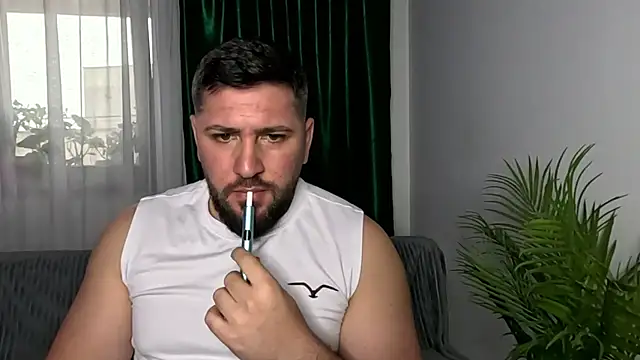 Gold Alpha Boy online show from 05-12-26, 01:17