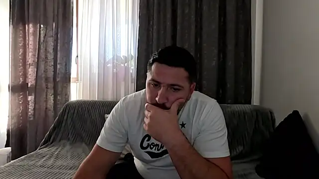 Gold Alpha Boy online show from 10-20-25, 01:11