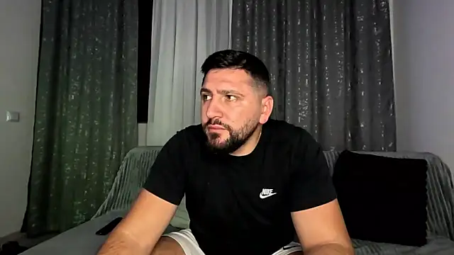 Gold Alpha Boy online show from 10-26-25, 06:41