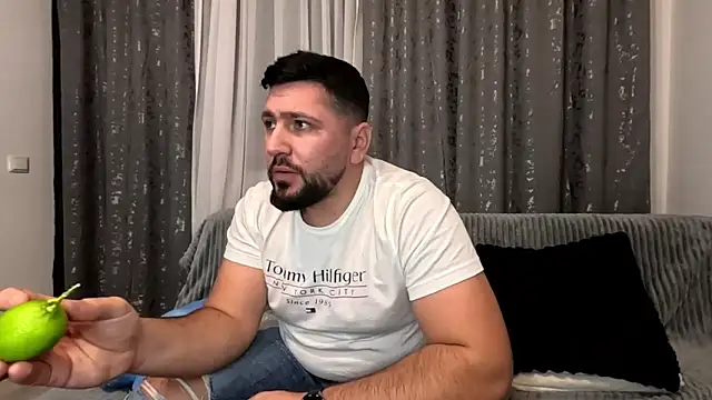 Gold Alpha Boy online show from 11-19-25, 06:30