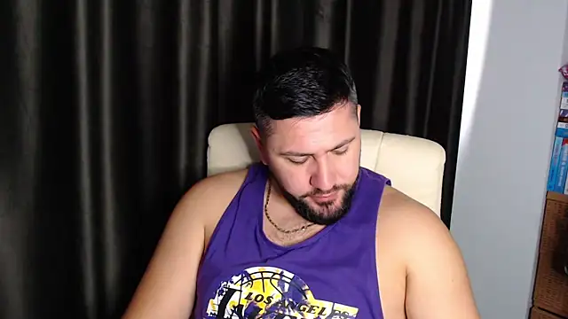 Gold Alpha Boy online show from 11-07-25, 08:41