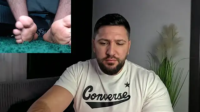 Snapshot of Gold_Alpha_Boy chatting on 02-02-26, 02:49 Gold Alpha Boy online show from 02-02-26, 02:49