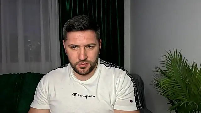 Gold Alpha Boy online show from 05-18-26, 06:12