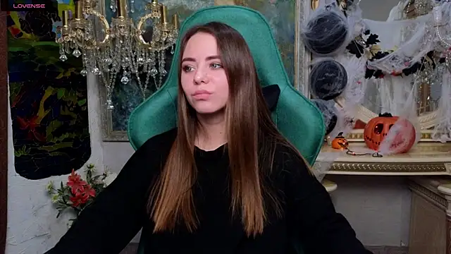 IvoryWood  online show from 10-31-25, 10:23