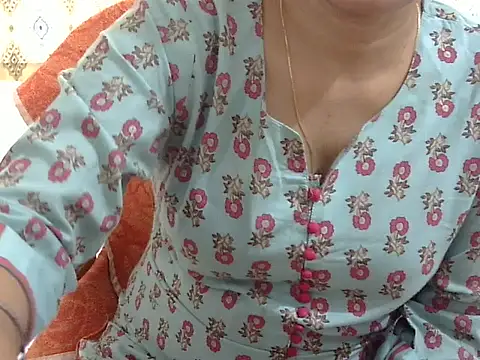 CHAMELI4747 online show from 04-21-26, 08:10